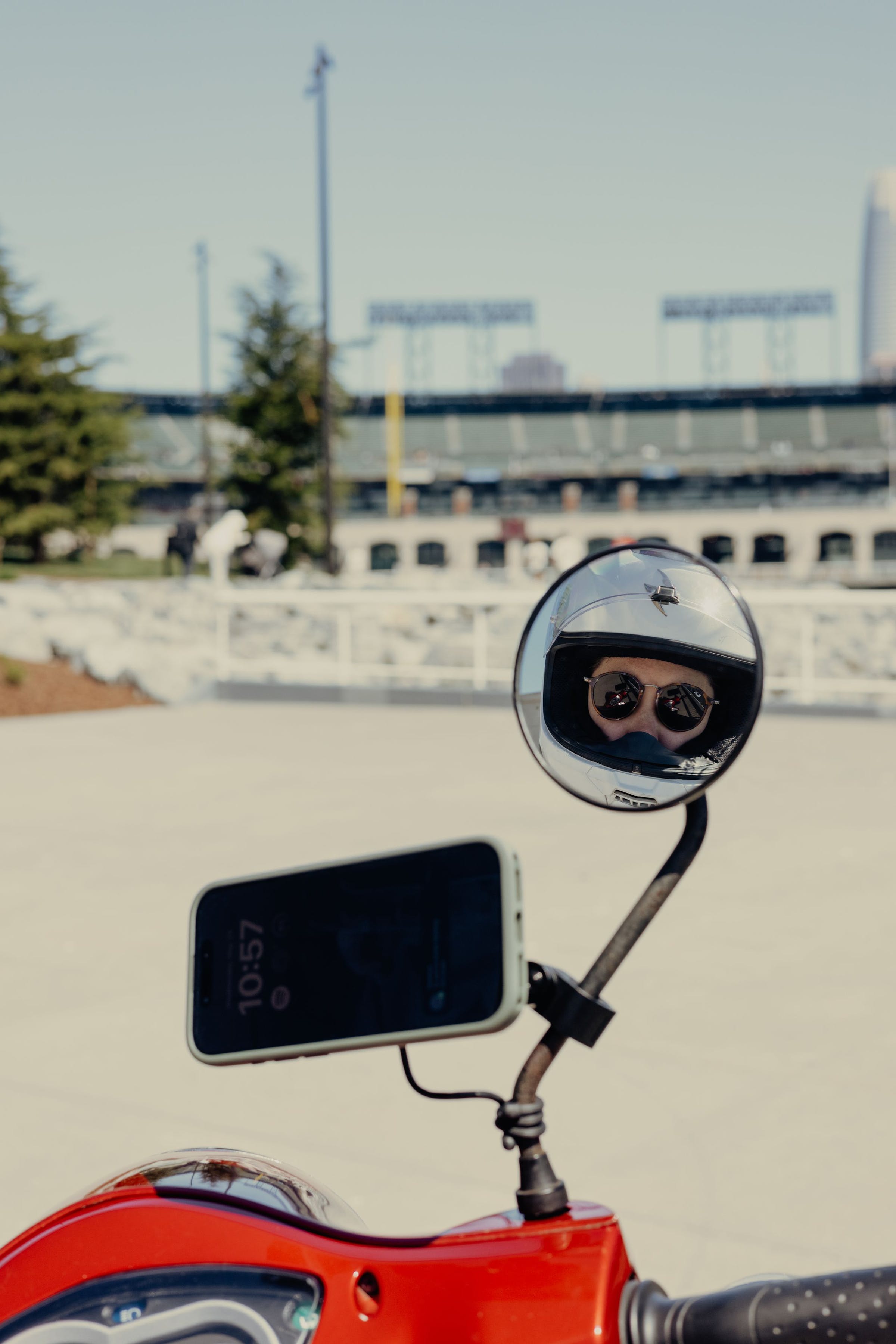 Mobile Motorcycle Mount Mirror Mount: Charging BLACK - CON ANTIVIBRAZIONE